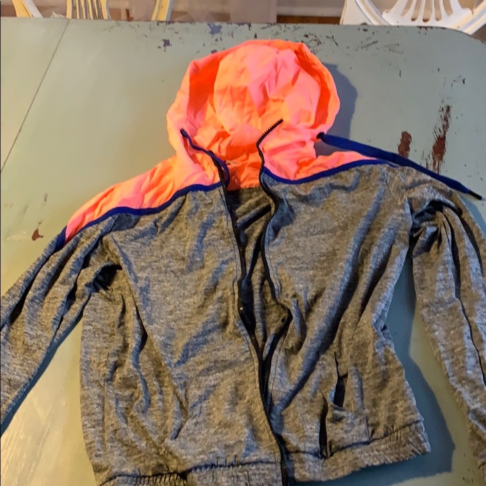 Running windbreaker jacket